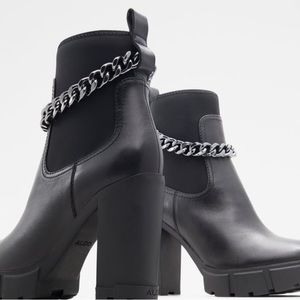Aldo size 9 boots brand new Chelsea boots lug sole.
